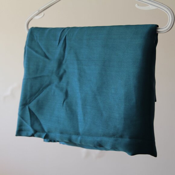 Teal Polyester Table Cloth - Picture 13 of 15